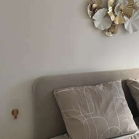 Modern & Cozy 4-room With Charm Apartmán
