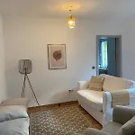 Modern & Cozy 4-room With Charm *