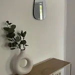 Modern & Cozy 4-room With Charm Apartamento