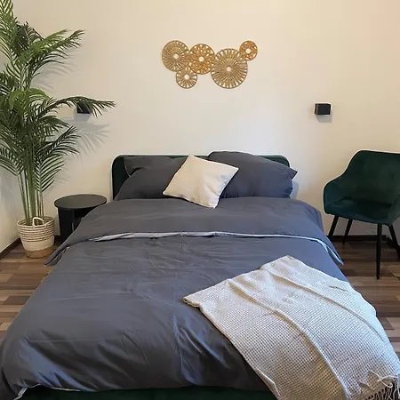 Modern & Cozy 4-room With Charm * Aψβούργη