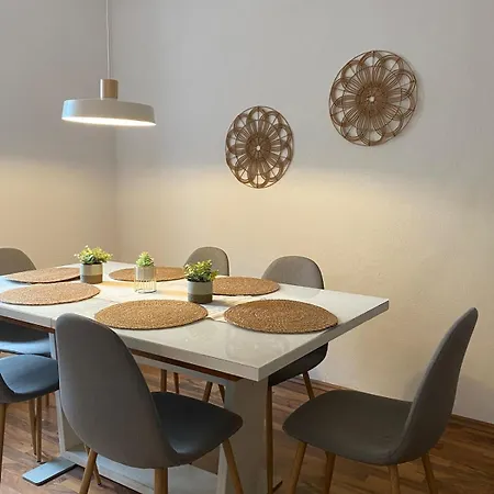 Modern & Cozy 4-room With Charm Augsburg